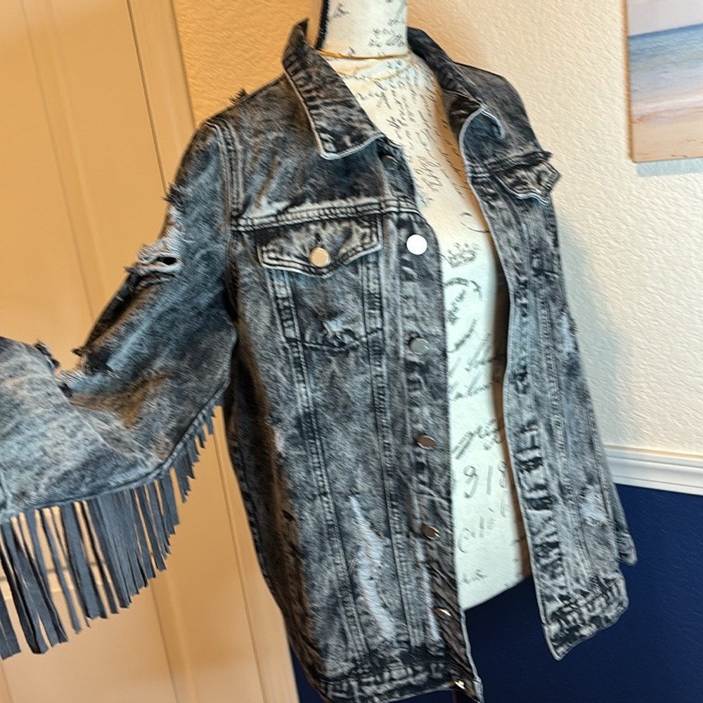BNWOT distressed denim jacket with gray